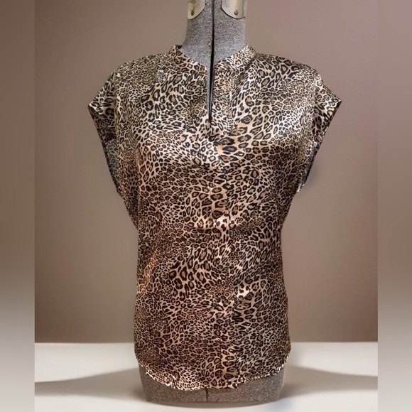 Elie Tahari Tops - Tahari Leopard Animal Print Shirt Draped Sleeveless Blouse Women’s Size Medium.